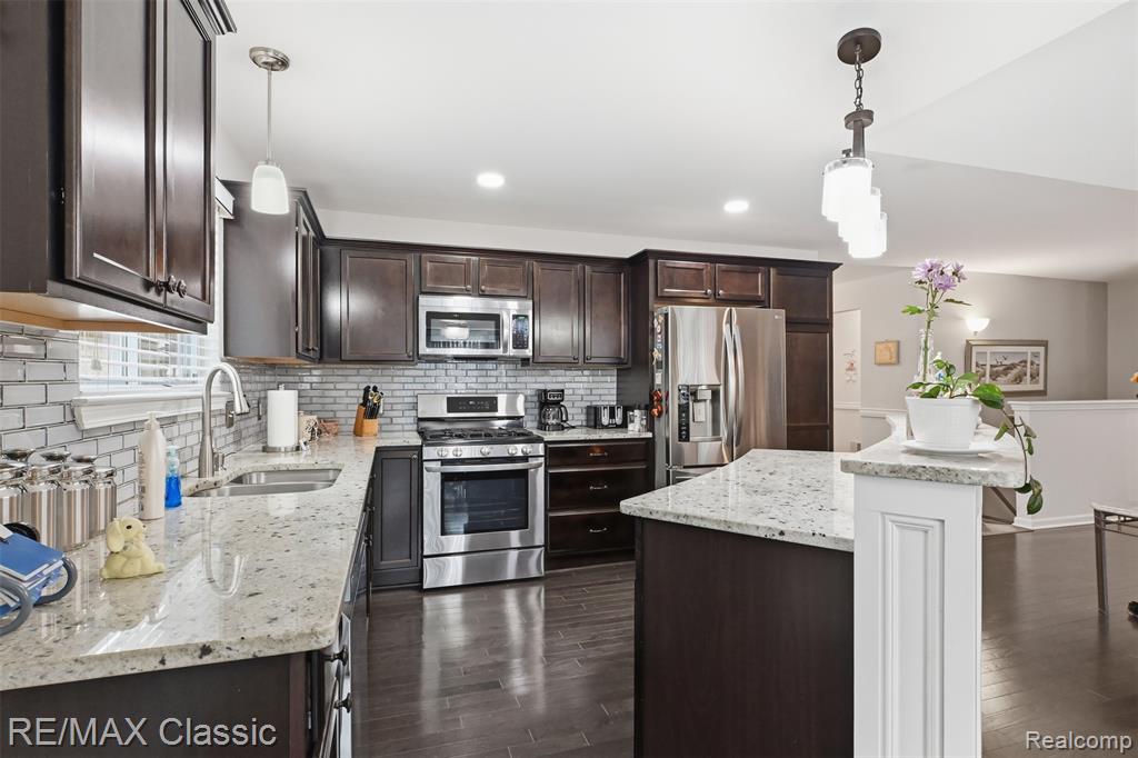 9260 Liberty Court, Livonia, MI 48150 — Photo 6