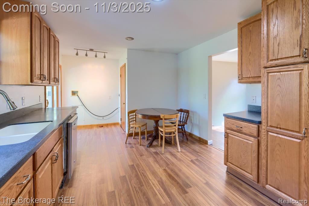9298 Hilda Lane, Flushing, MI 48433 — Photo 17