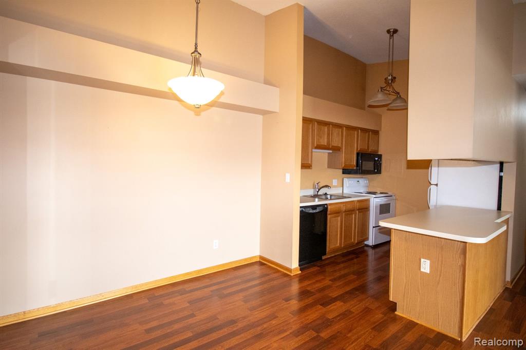 9602 Sawgrass Court, Unit #8, Belleville, MI 48111 — Photo 9