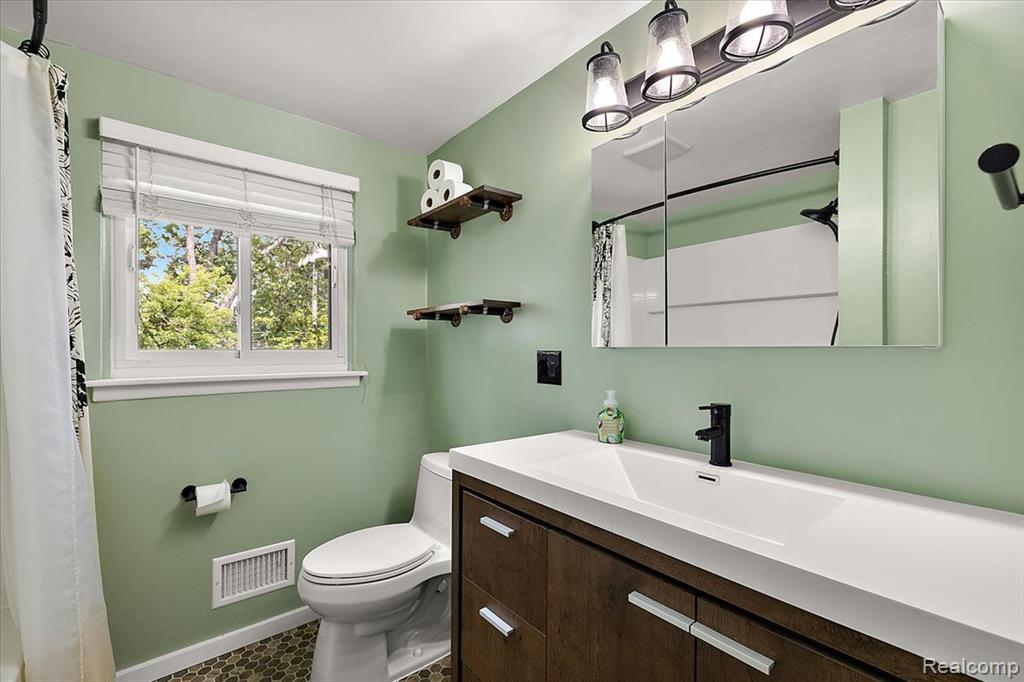 754 W Baker Avenue, Commerce Twp, MI — Photo 22