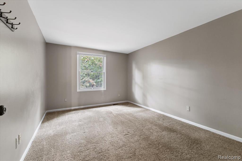 8291 Fawn Valley Circle, Clarkston, MI 48348 — Photo 29