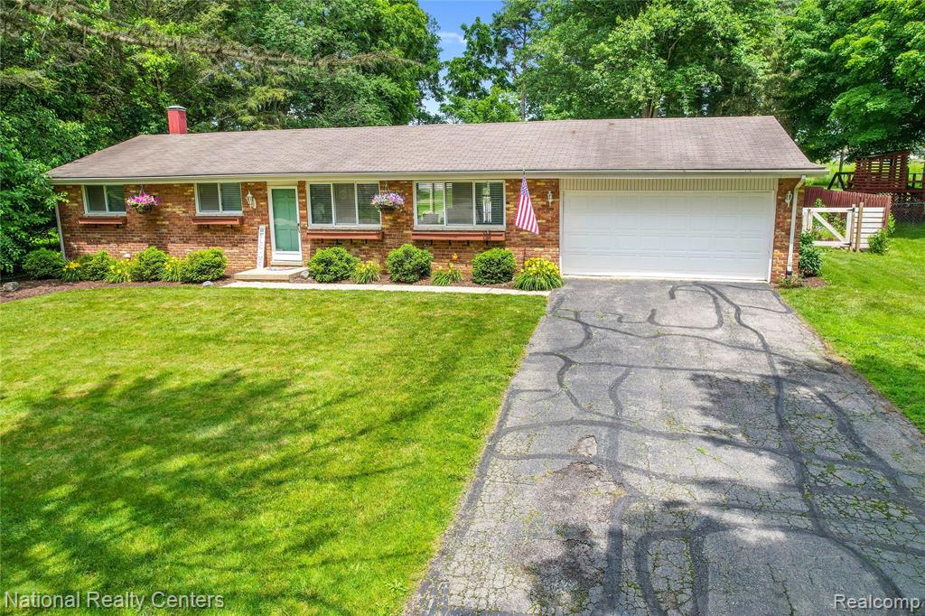 61900 Richfield Street, South Lyon, MI 48178 — Photo 5
