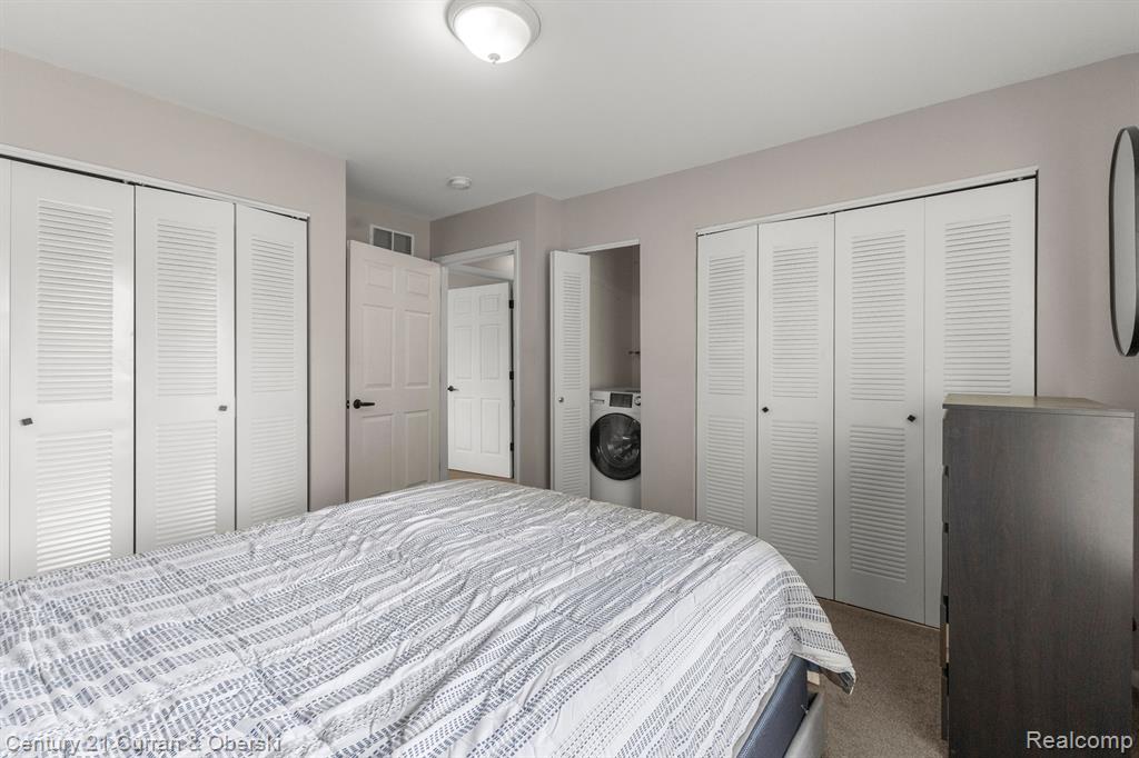 10033 ALLEN POINTE Drive, Allen Park, MI 48101 — Photo 24