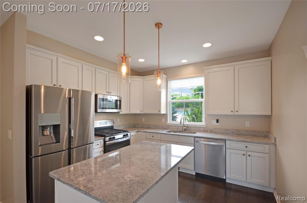 4625 Bradley Circle, Troy, MI 48085 — Photo 14