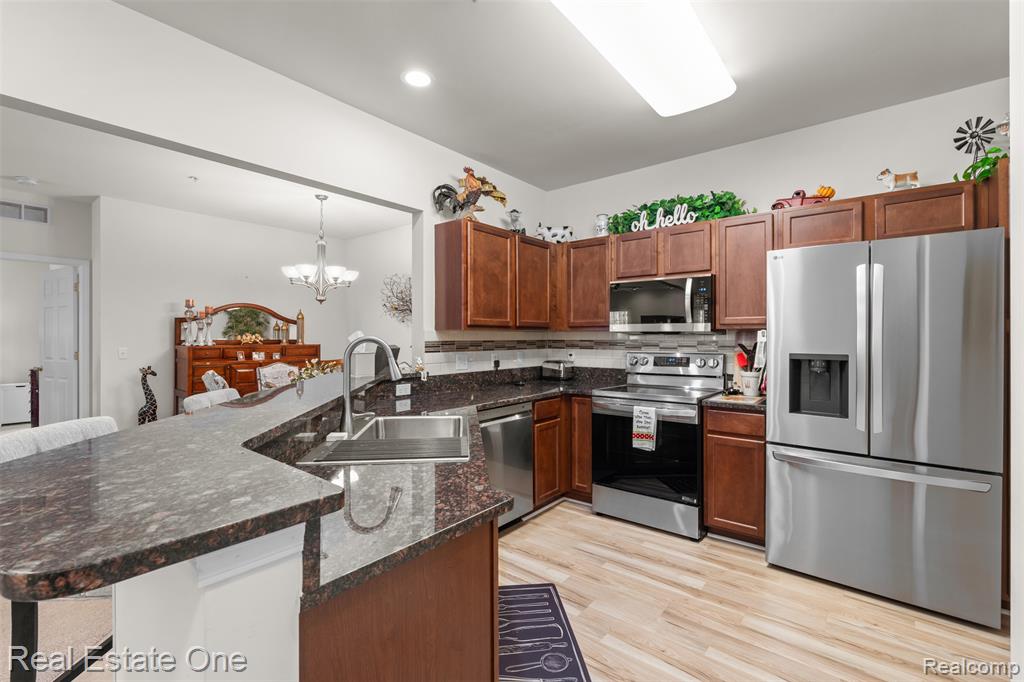 48436 Maplehurst Drive, Shelby Twp, MI 48317 — Photo 13