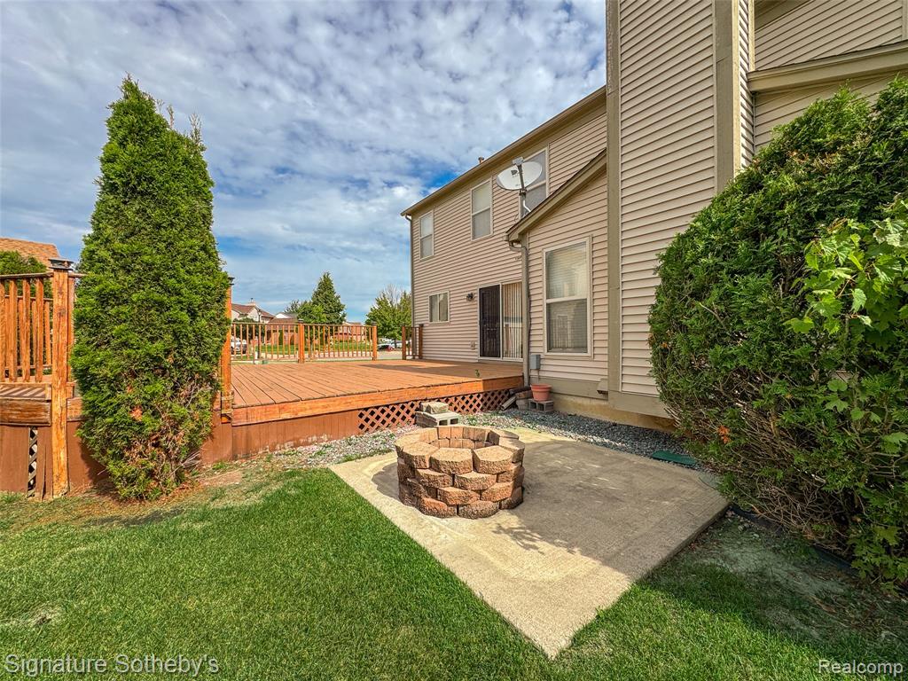 6833 Sadie Lane, Belleville, MI 48111 — Photo 21