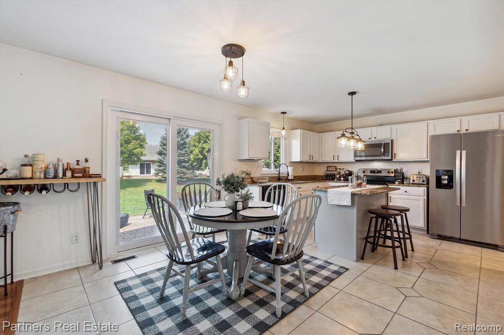 9955 W Avondale Circle, Ypsilanti, MI 48198 — Photo 11