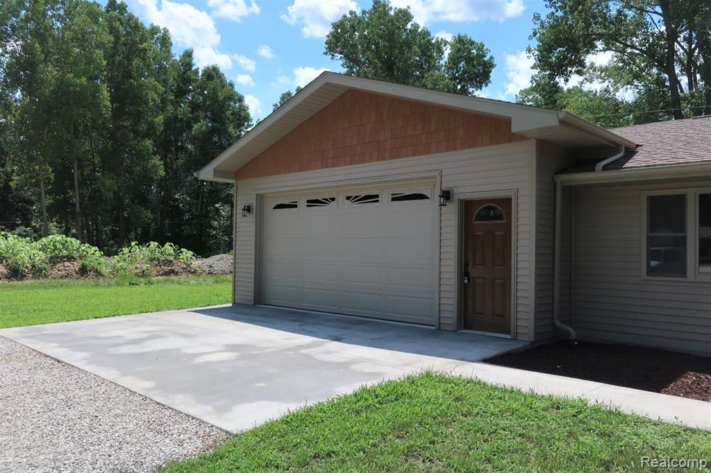 26020 Martinsville Road, Belleville, MI 48111 — Photo 40