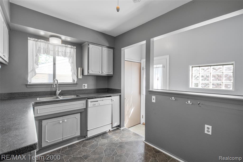 33622 Bock Street, Garden City, MI — Photo 22