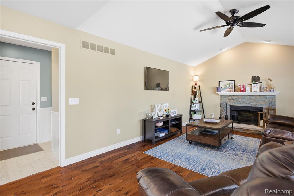 816 Oak Cluster Court, Howell, MI 48855 — Photo 22