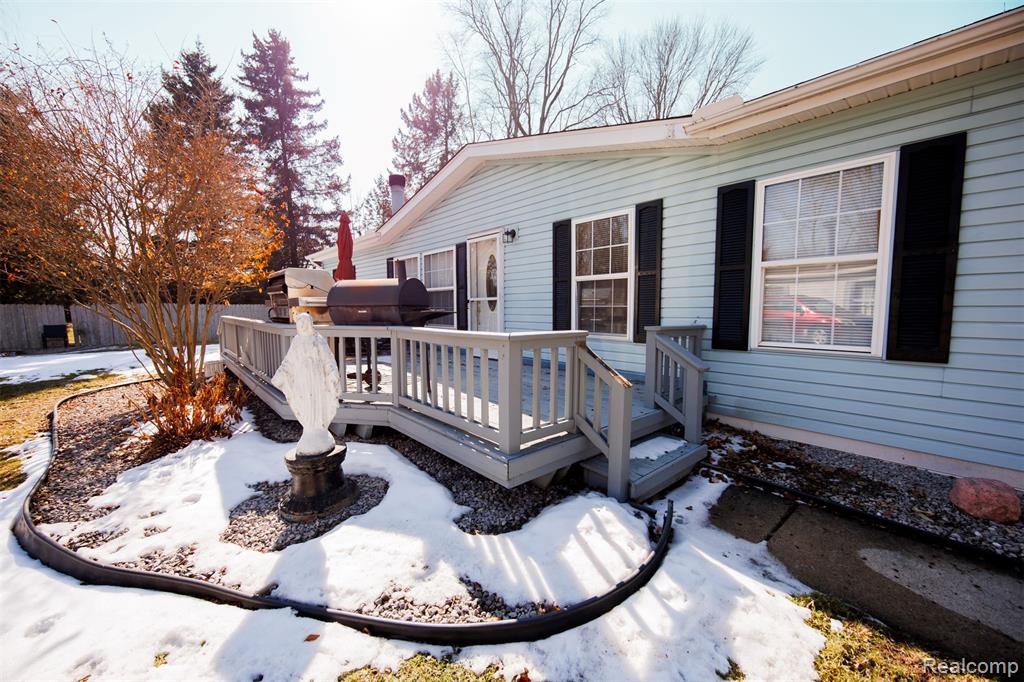 8016 Harbour Drive, MI — Photo 4