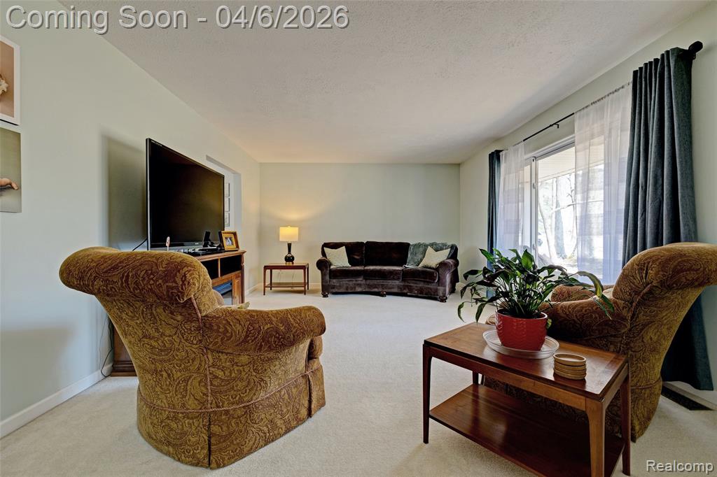 6332 Laura Lane, Flint, MI 48507 — Photo 4