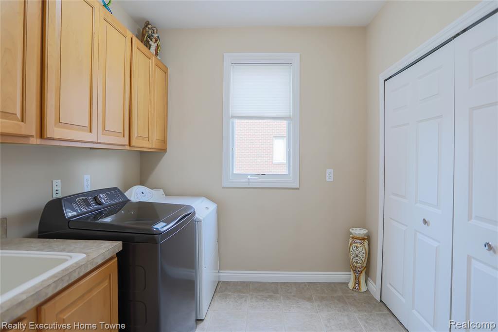 47909 Milonas Drive, Utica, MI 48315 — Photo 36