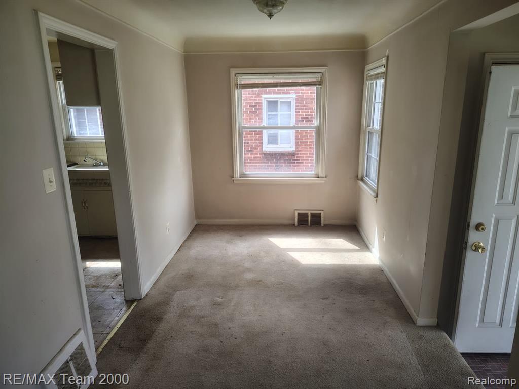 18330 Warwick Street, Detroit, MI 48219 — Photo 9