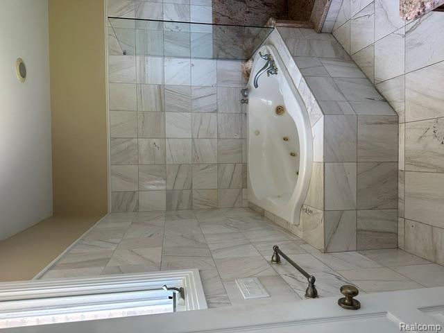 5238 WINDMILL Drive, Troy, MI 48085 — Photo 15