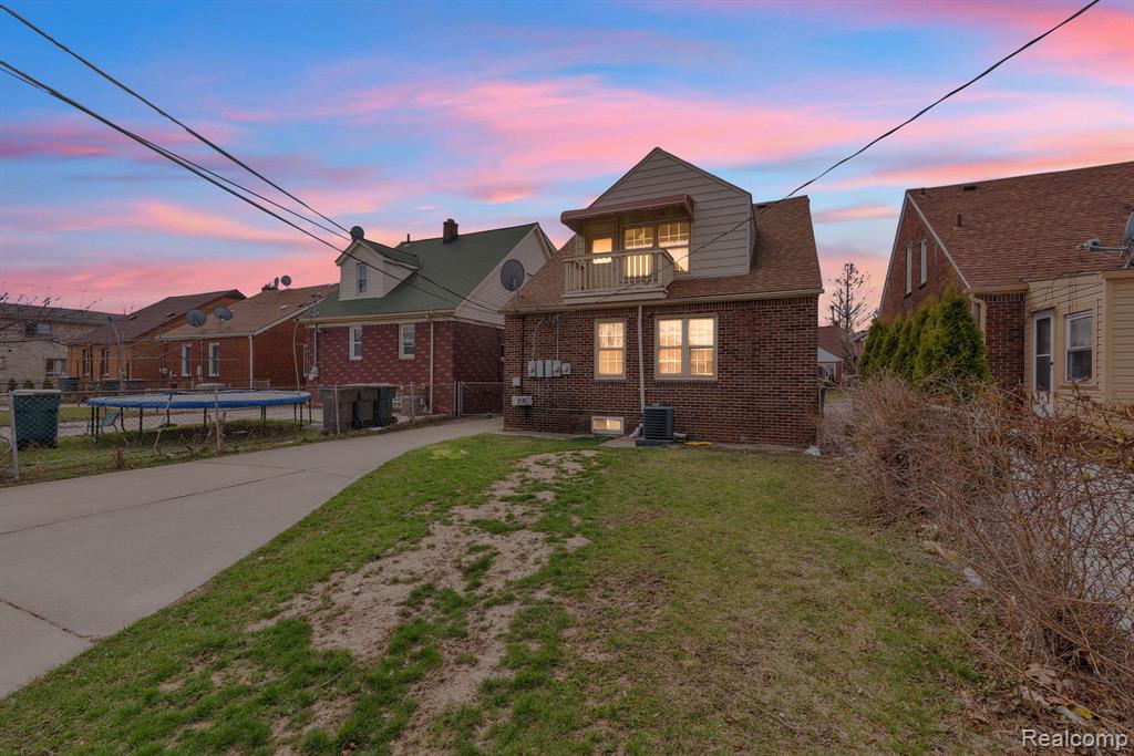 6120 MIDDLESEX Street, Dearborn, MI 48126 — Photo 37