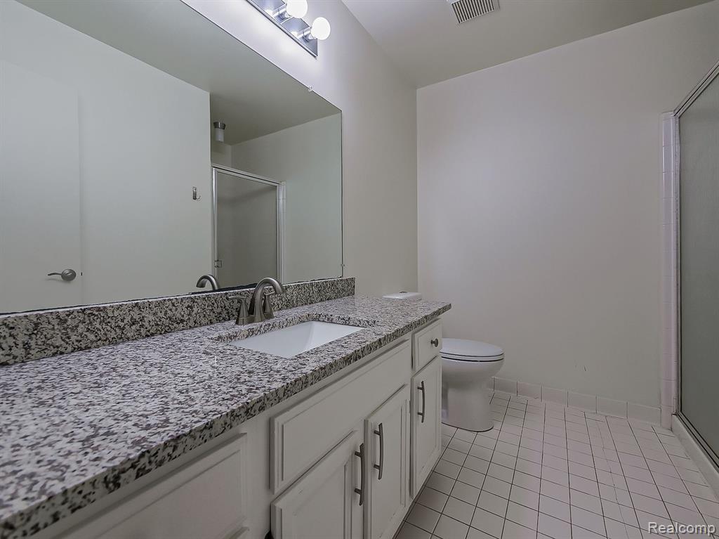 212 WINDING Brook, Commerce Twp, MI 48390 — Photo 16