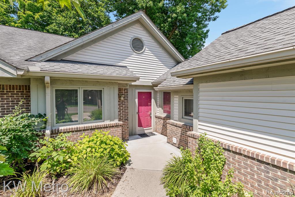 21305 Juniper Court, Farmington Hills, MI 48336 — Photo 2
