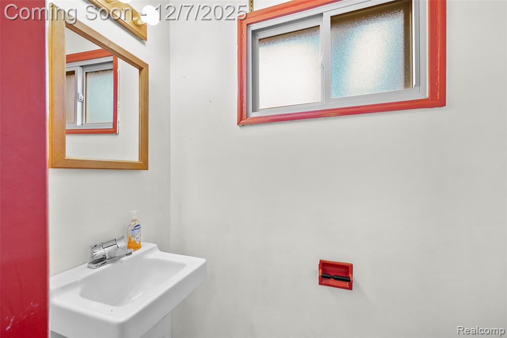 8718 Binney Drive, Warren, MI 48093 — Photo 11
