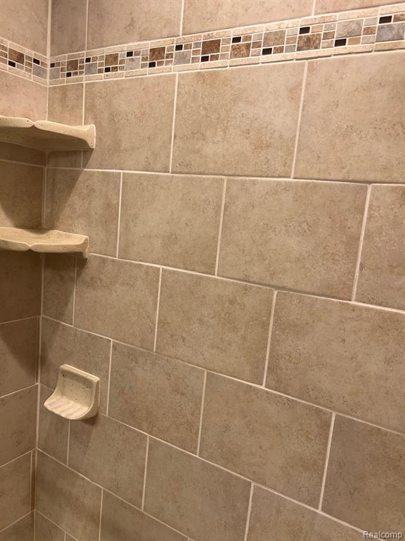 7547 MANOR Circle, 201, Westland, MI — Photo 15