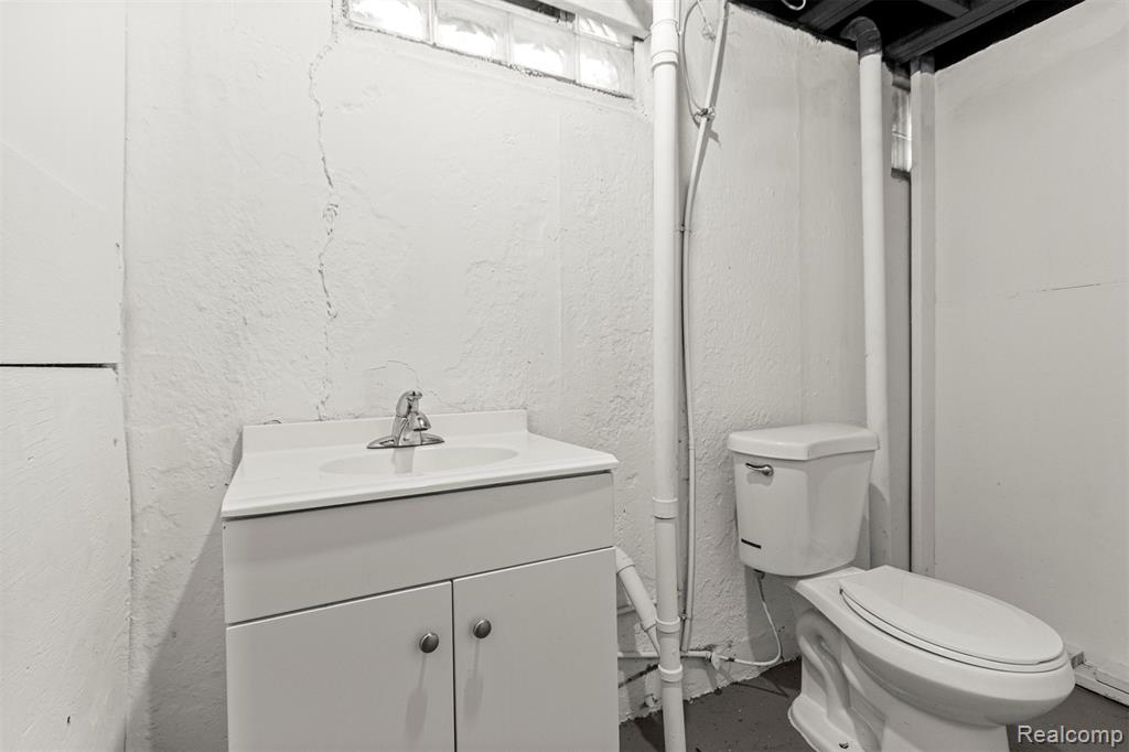 8900 Asbury Park, Detroit, MI 48228 — Photo 32