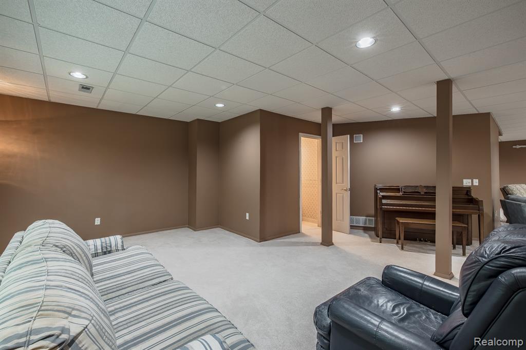 6580 Summit Ridge, Clarkston, MI — Photo 42