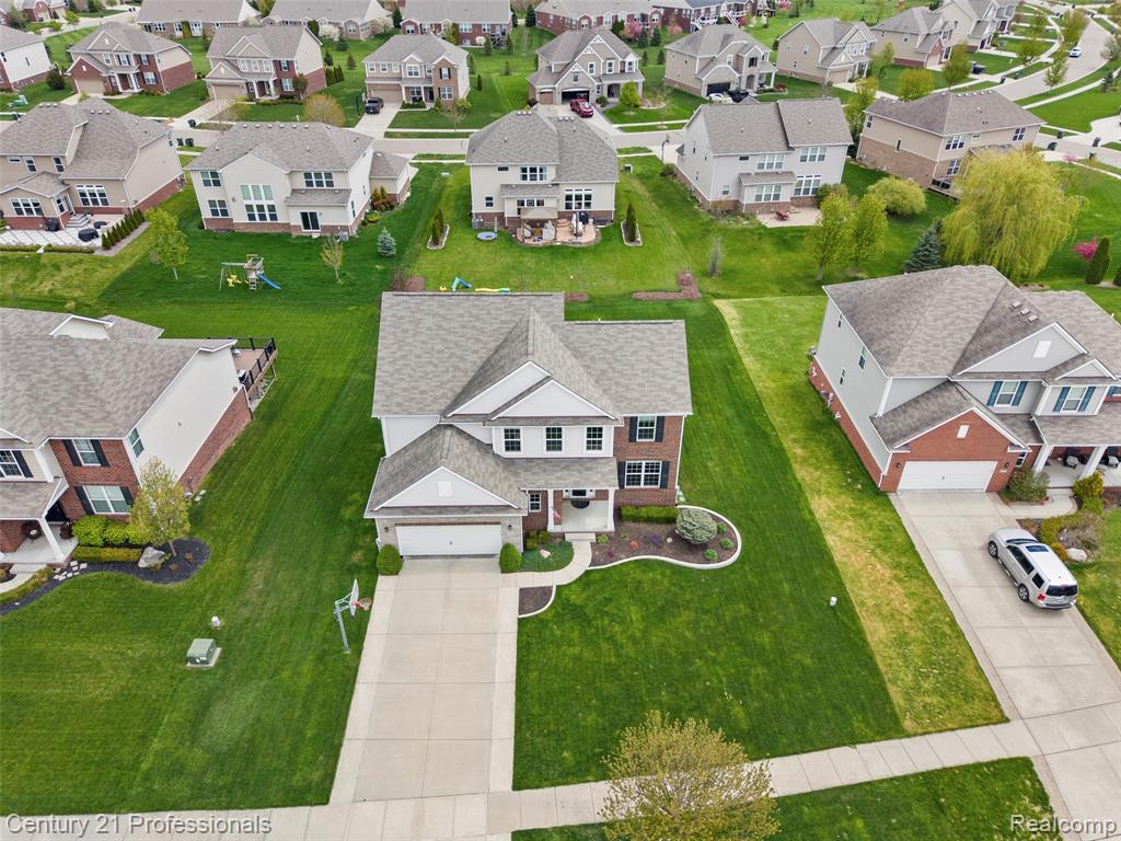 2083 Findley Circle, Lake Orion, MI — Photo 45