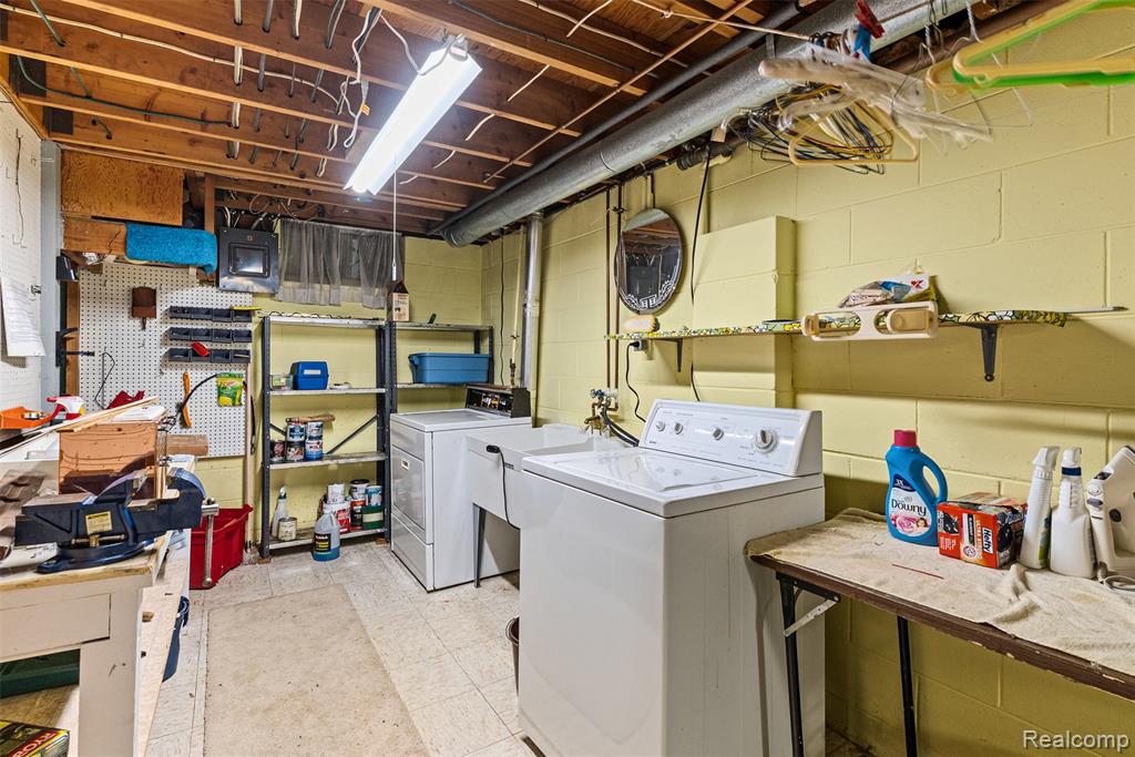 4323 Ashlawn Drive, Flint, MI 48507 — Photo 27