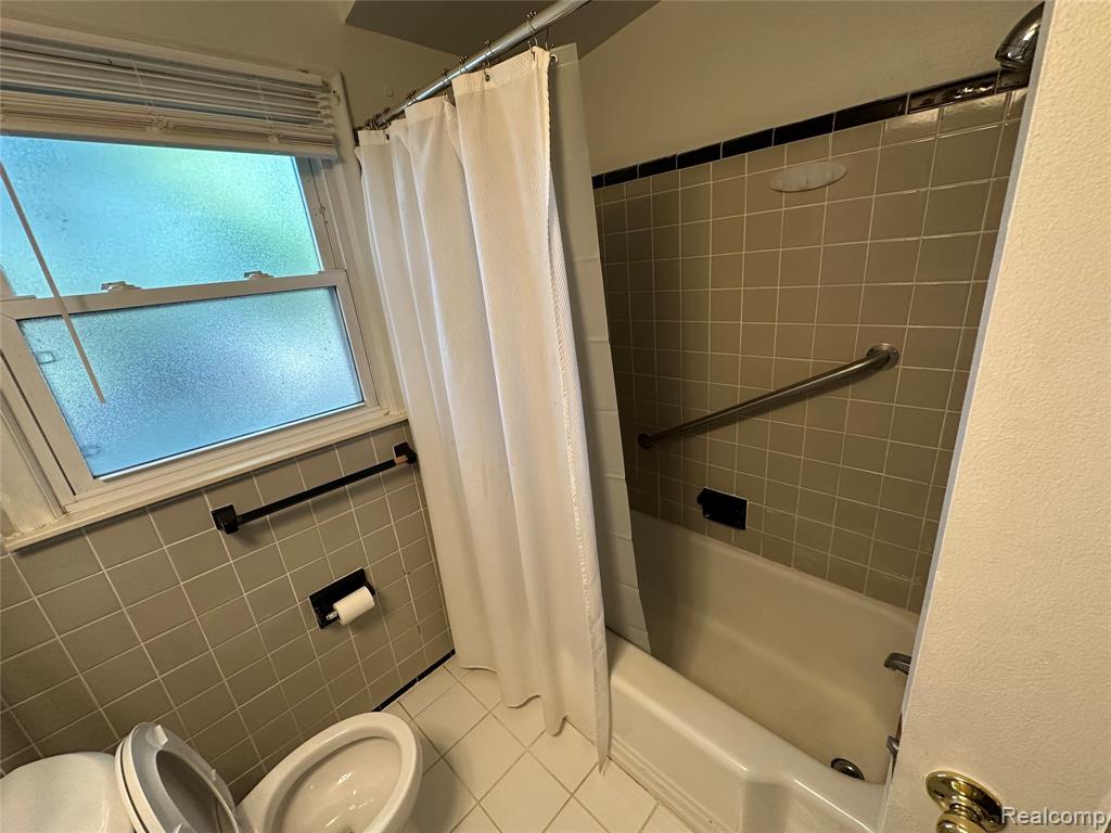 8981 Leverne, Redford, MI 48239 — Photo 7
