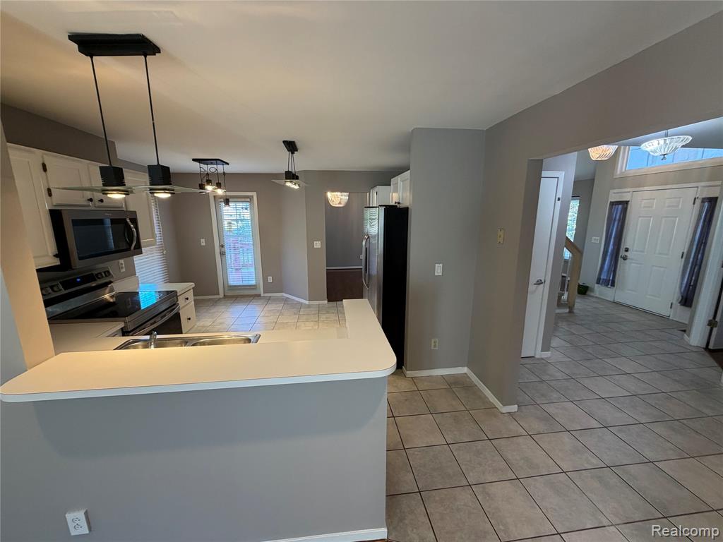 39588 Squire, Novi, MI — Photo 29