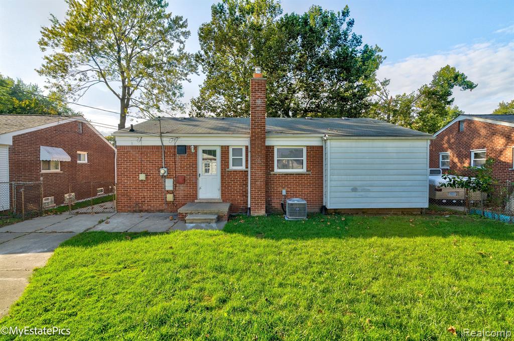 8242 RICKIE Lane, Westland, MI — Photo 28