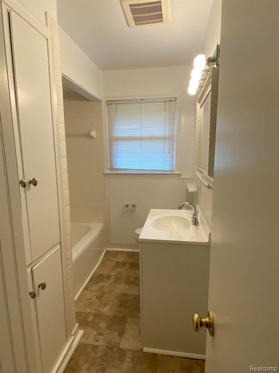 5035 S CLUNBURY Road, West Bloomfield, MI — Photo 10
