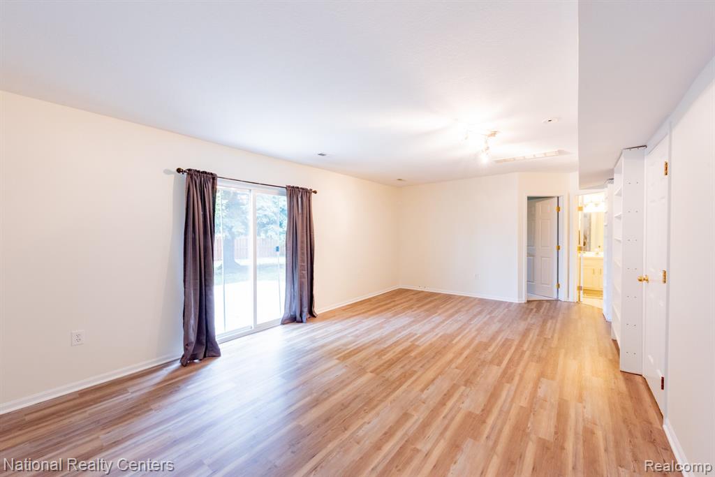 40772 WORTHINGTON Road, Canton, MI 48188 — Photo 18
