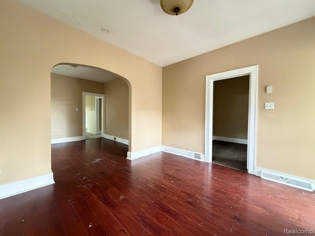 5565 FAIRVIEW Street, Detroit, MI 48213 — Photo 9