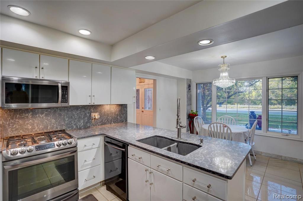 429 BELLA VISTA Drive, Grand Blanc, MI 48439 — Photo 15