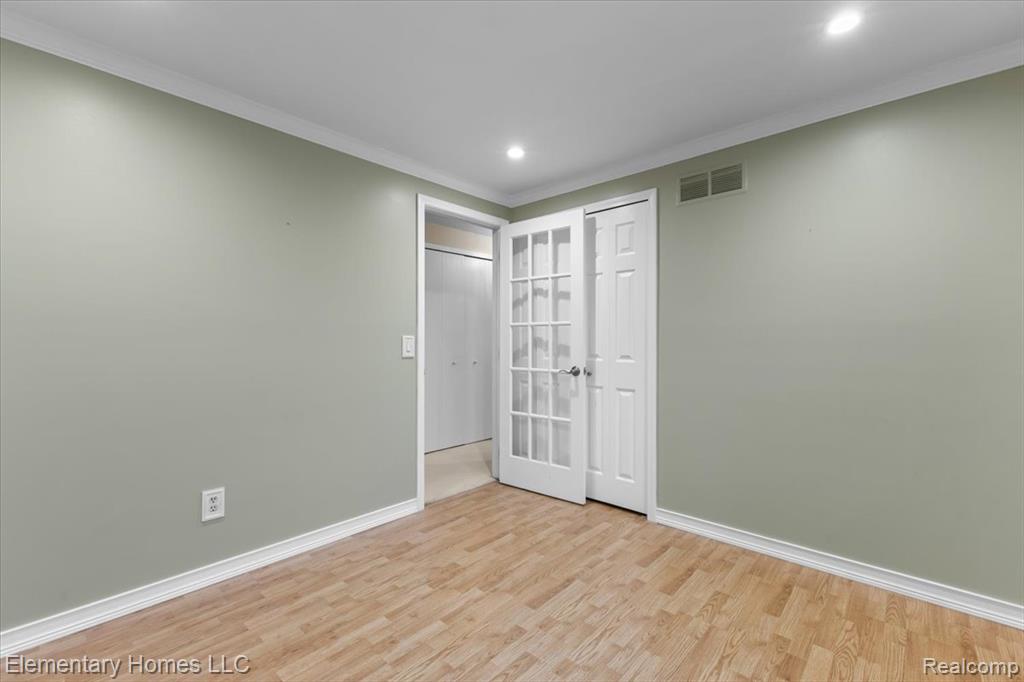 4879 Stoddard Drive, Troy, MI 48085 — Photo 15