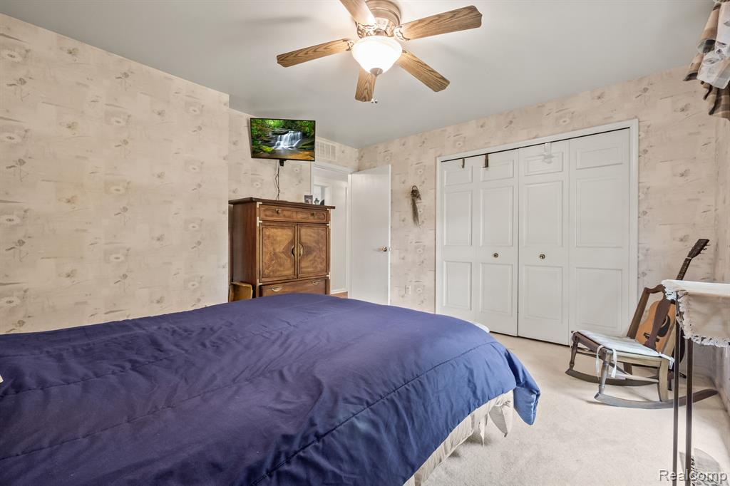 2420 Garland Street, Keego Harbor, MI 48320 — Photo 17