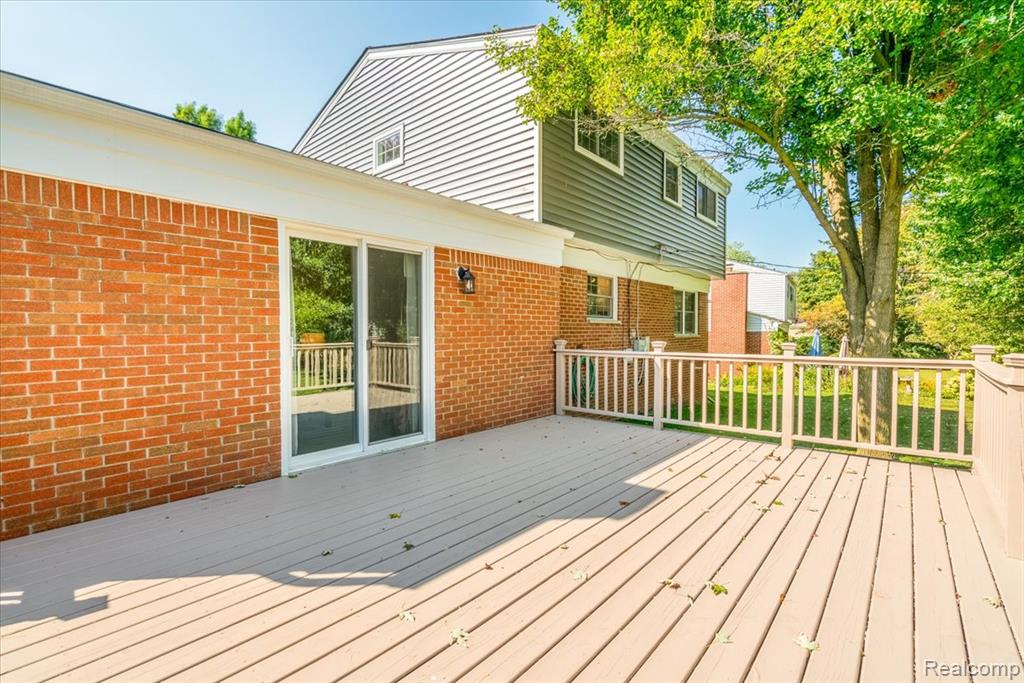 367 Pleasant Ridge Court, Saline, MI 48176 — Photo 17