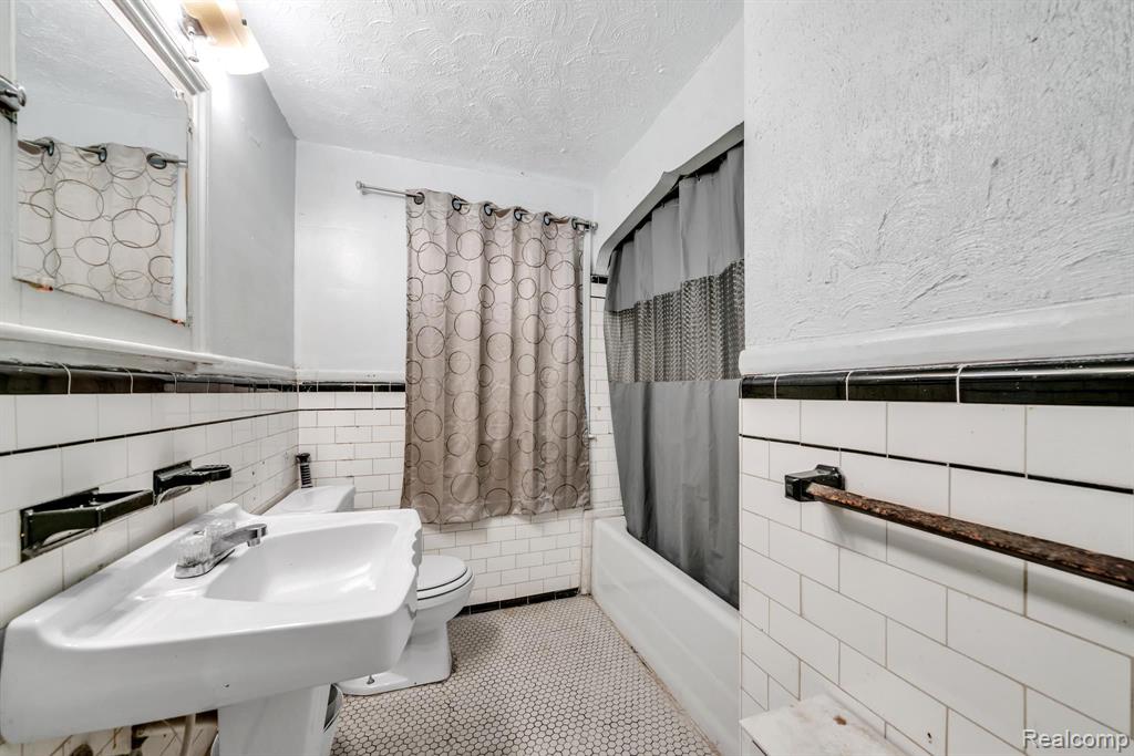 5059 LAKEVIEW Street, Detroit, MI 48213 — Photo 10