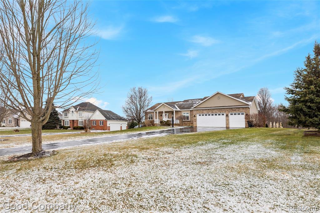 7526 Summer Breeze Trail, Howell, MI 48843 — Photo 44