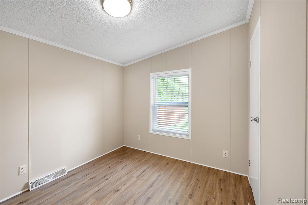 2692 GREG Avenue, Brighton, MI 48114 — Photo 27