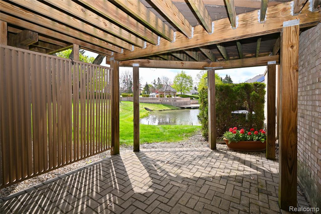 618 Deauville Lane, Bloomfield Hills, MI 48304 — Photo 31