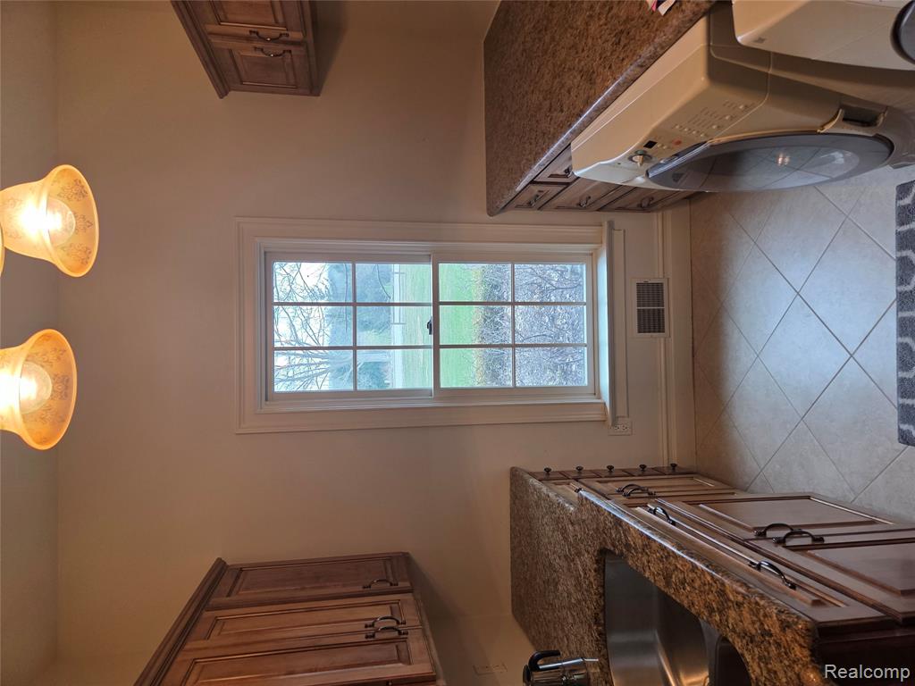 900 Maxfield Road, Brighton, MI 48114 — Photo 24
