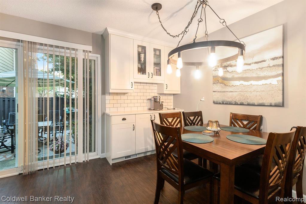 1807 WICKHAM Street, Royal Oak, MI 48073 — Photo 8