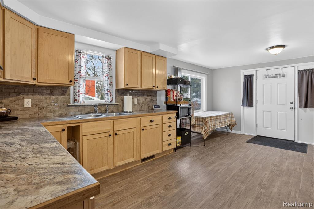 3066 Schaefer Street, Saginaw, MI 48604 — Photo 8