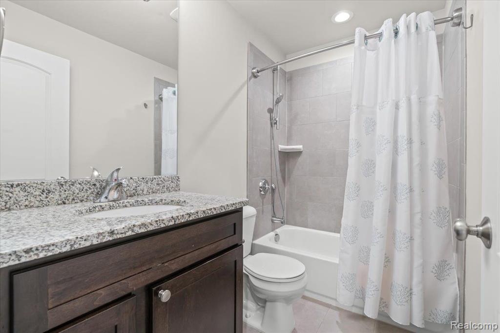 10611 STONEY POINT Drive, South Lyon, MI 48178 — Photo 28