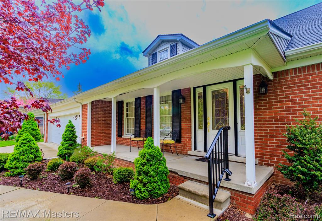 21879 Canterbury Avenue, Grosse Ile, MI 48138 — Photo 2