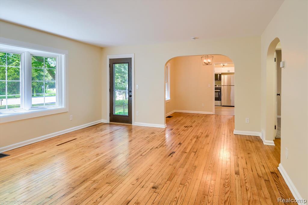 580 N Almont Avenue, Imlay City, MI 48444 — Photo 8