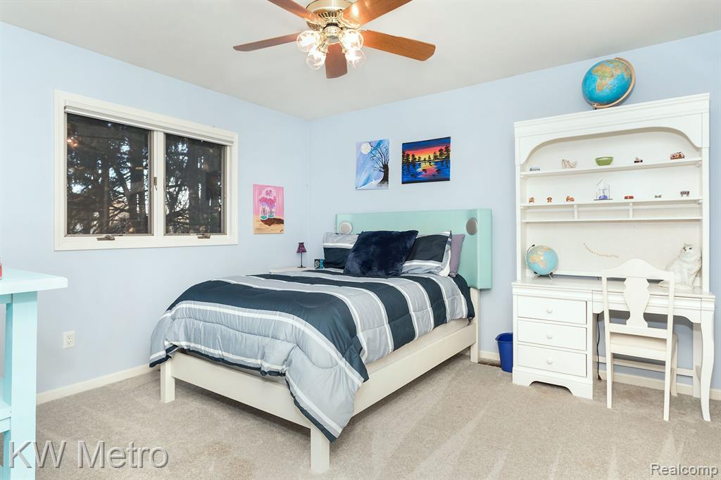 685 TRINWAY Drive, Troy, MI 48085 — Photo 33