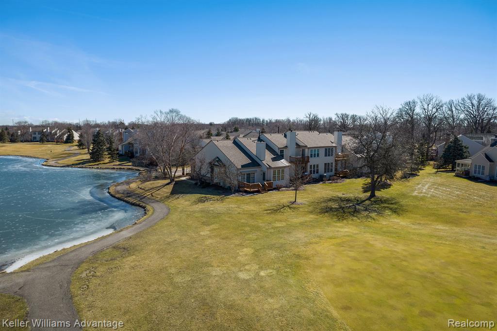 39547 CHAMPION Court, Northville, MI 48168 — Photo 44